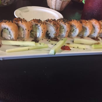 Mariscos Rocamar - Salmoncito roll - Mexican Near Me - La Puente, California