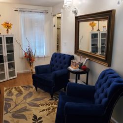 Eva Taub Skin Renewal Method - Relaxing aromatherapy infused waiting lounge.