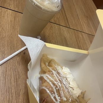 Flower Beans Creperie - Lechera with 1 Fruit Crepe Blended Chai - Cafes Near Me - Covina, California