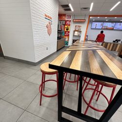 Popeyes Louisiana Kitchen - Inside