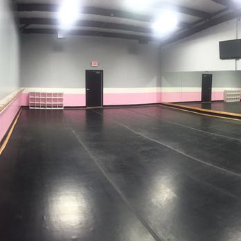 Absolute Dance - Dance Schools Near Me - Midland, Texas