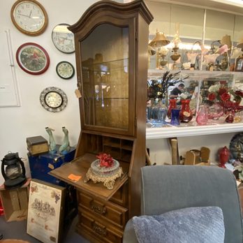 Uniquely - Low this piece feb 2021 - Used, Vintage & Consignment Near Me - Marysville, California