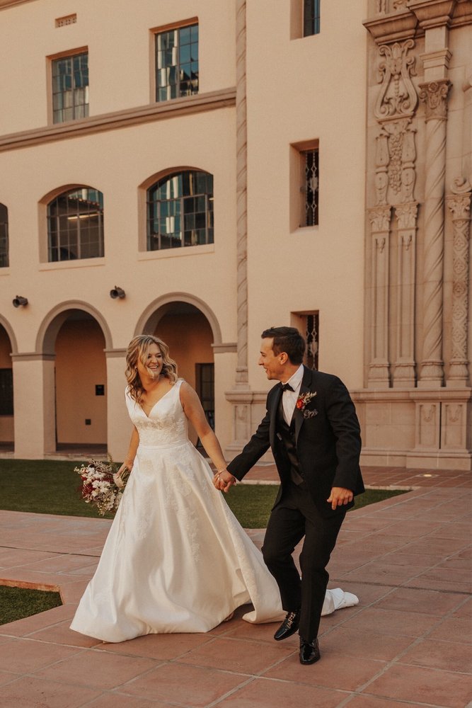 RINA’S ALTERATIONS Updated October 2024 26 Reviews 7067 N Oracle