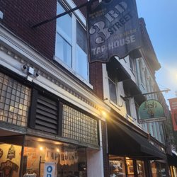 3rd Street Tap House - View from outside