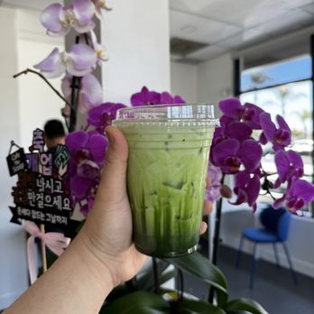 Cafe The Scoop - Matcha Latte - Cafes Near Me - Long Beach, California