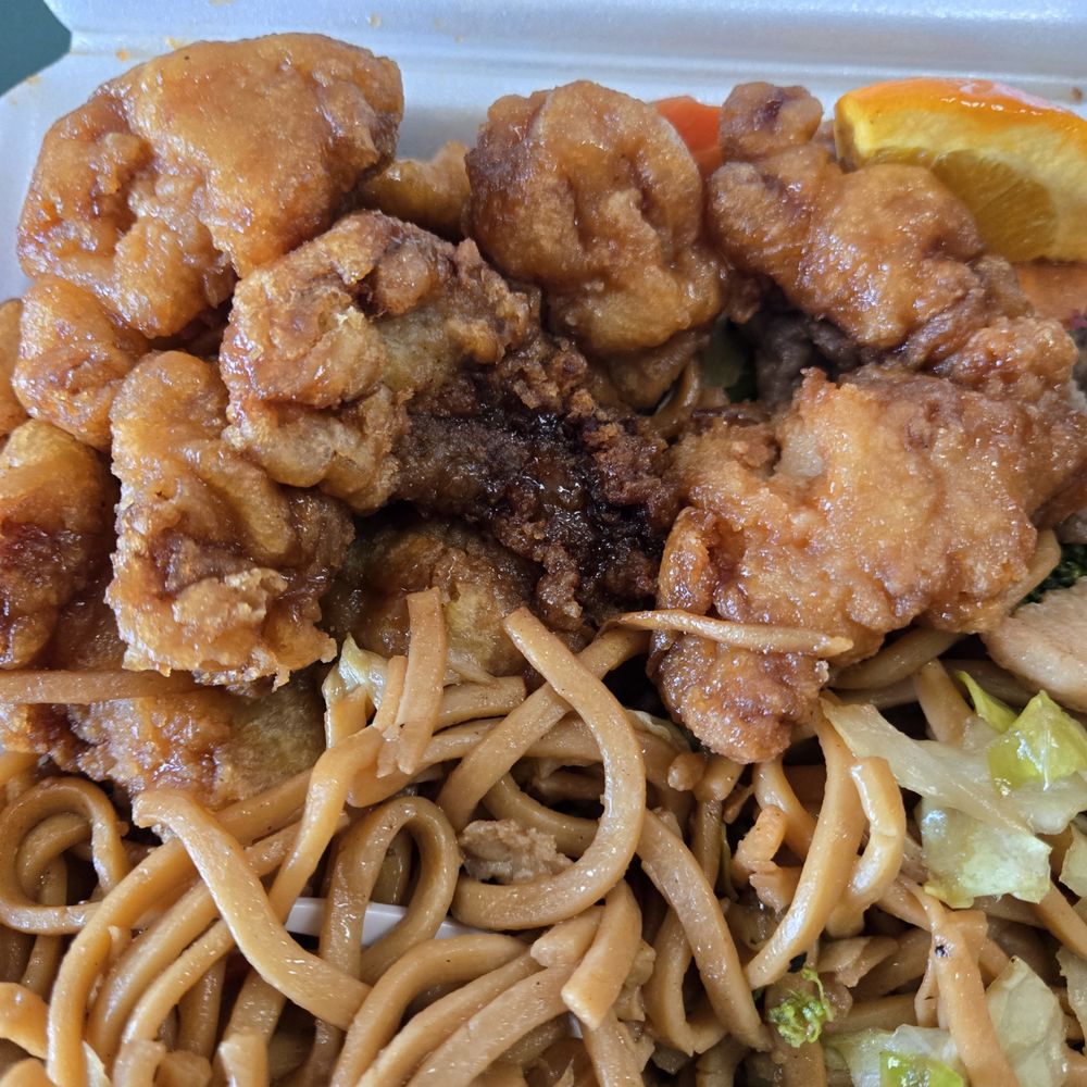 Hong Kong Diner II - Close up view of Orange Chicken mixed with Sweet and Sour Pork - mostly all bread hardly any meat - Chinese Near Me - Reno, Nevada Hong Kong Diner II - Close up view of Orange Chicken mixed with Sweet and Sour Pork - mostly all bread hardly any meat - Chinese Near Me - Reno, Nevada