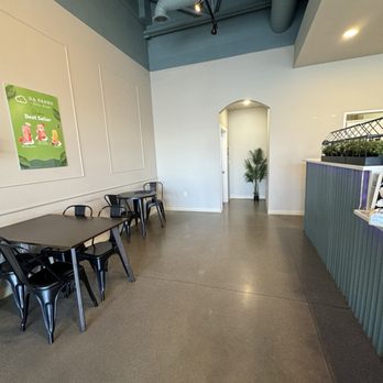 Da Cloud Boba Shoppe - Seating and bathroom - Bubble Tea Near Me - Pleasant Grove, Utah Da Cloud Boba Shoppe - Seating and bathroom - Bubble Tea Near Me - Pleasant Grove, Utah