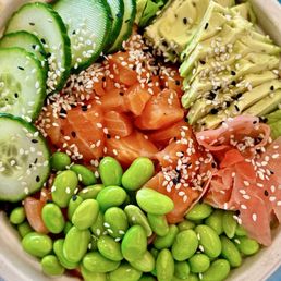 Salmon Poke Bowl - 3/4 servings of salmon + edamame + cucumber + avocado + ginger + mixed greens (no sauce)