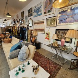 Dobbin St. Vintage Co-op