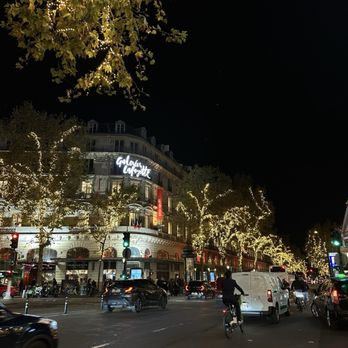 Galeries Lafayette Haussmann - Go across the street to the food building! - Department Stores Near Me - Paris, 75 Galeries Lafayette Haussmann - Go across the street to the food building! - Department Stores Near Me - Paris, 75