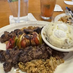 Beef kabobs with mash & rice. Beef kabobs with mash & rice.