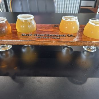 Knee Deep Taphouse & Grill - A flight of beers I enjoyed. - Breweries Near Me - Folsom, California