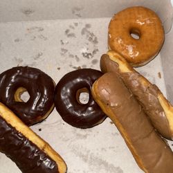 Bosa Donuts - Doughnut