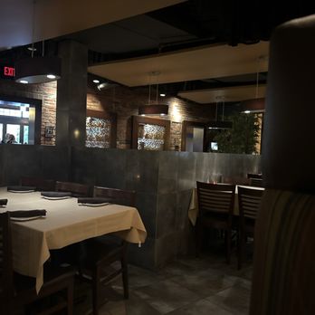 Parea Restaurant - Dining room - New American Near Me - Valparaiso, Indiana
