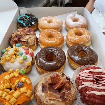 Bakers Donuts - 12 delicious donuts!!! - Donuts Near Me - Sacramento, California Bakers Donuts - 12 delicious donuts!!! - Donuts Near Me - Sacramento, California