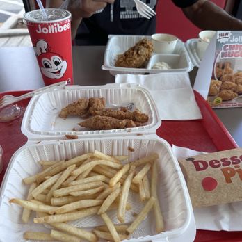 Jollibee - Had the Tender meal deal and hubby had 2 pcs 1 side Today's lunch was satisfying - Chicken Shop Near Me - Kapolei, Hawaii Jollibee - Had the Tender meal deal and hubby had 2 pcs 1 side Today's lunch was satisfying - Chicken Shop Near Me - Kapolei, Hawaii