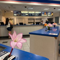United States Post Office - Waiting in line