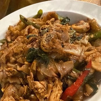 Na Nah Thong - Pad kee mao - Thai Near Me - Fresno, California Na Nah Thong - Pad kee mao - Thai Near Me - Fresno, California