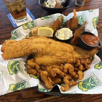 Jake's Grub & Grog - Restaurants Near Me - Central Square, New York Jake's Grub & Grog - Restaurants Near Me - Central Square, New York