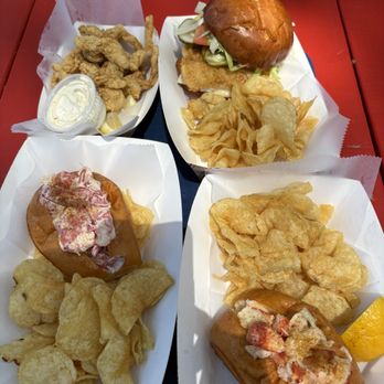 State Line Lobster - Lobster rolls and fried haddock! - Seafood Near Me - Kittery, Maine State Line Lobster - Lobster rolls and fried haddock! - Seafood Near Me - Kittery, Maine
