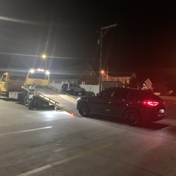 Casey's - We felt safe waiting for our tow truck here even after dark