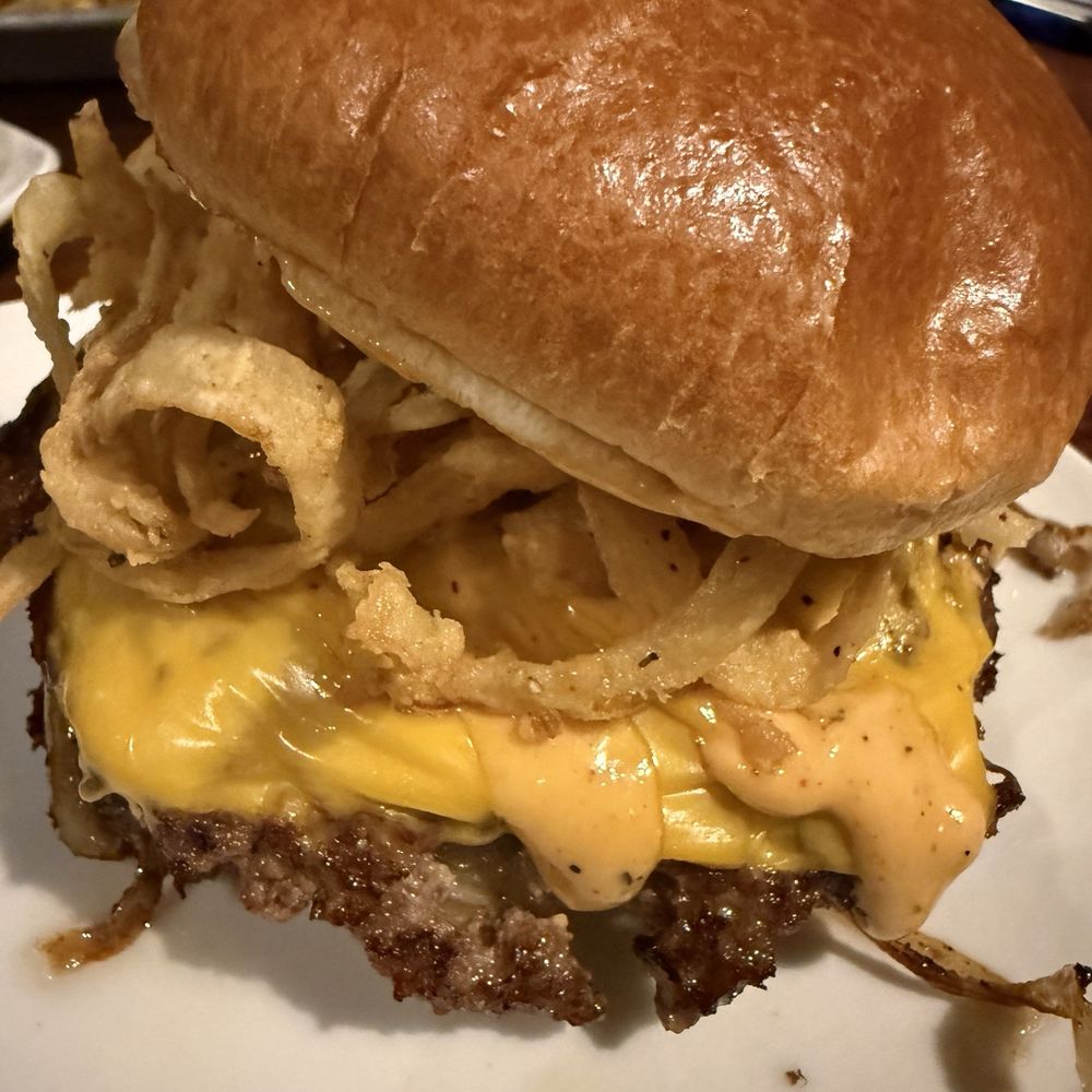 Crafty Cow - Burgers & Fried Chicken - Cheese Burger - Burgers Near Me - Oconomowoc, Wisconsin Crafty Cow - Burgers & Fried Chicken - Cheese Burger - Burgers Near Me - Oconomowoc, Wisconsin