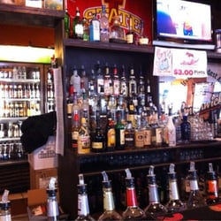Es Tas Bar and Grill
