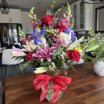 Cheryl's Flowers and Gifts - Anniversary Flower Arrangement - Florists Near Me - Franklin, Tennessee Cheryl's Flowers and Gifts - Anniversary Flower Arrangement - Florists Near Me - Franklin, Tennessee