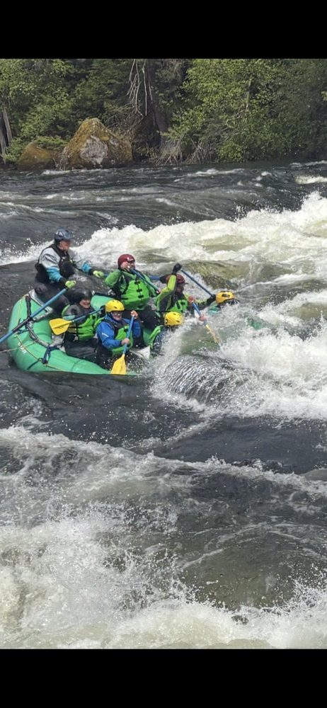 Mammoth River Adventures Logo