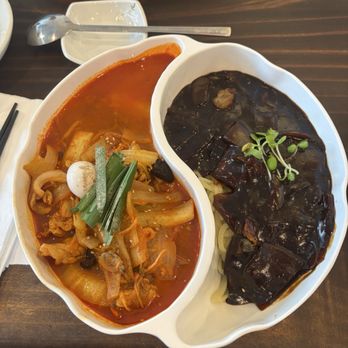 Jjamppong Zizon - 1/2 Reglar 지존 짬짜면, 안매운맛 - Korean Near Me - Oakland, California Jjamppong Zizon - 1/2 Reglar 지존 짬짜면, 안매운맛 - Korean Near Me - Oakland, California