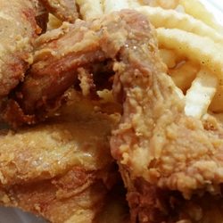 3 piece wings n fries