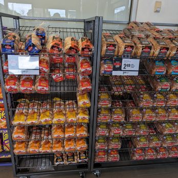 Freshco - Bagels and bread - Grocery Near Me - Richmond Hill, Ontario