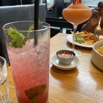 Earls Kitchen + Bar - Raspberry mojito and watermelon slush - Cocktail Bars Near Me - Denver, Colorado