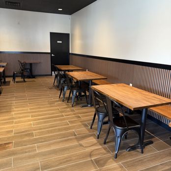 San Fernando Coffee - Spacious Dining (Plenty of Electrical Outlets) - Coffee & Tea Near Me - Azusa, California