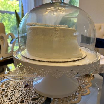 SweetBoca Bakery - Small vanilla cake with pineapple filling, buttercream topping. - Desserts Near Me - Boca Raton, Florida