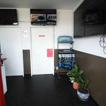Danny's Auto Repair - Front desk area - Auto Repair Near Me - Seattle, Washington Danny's Auto Repair - Front desk area - Auto Repair Near Me - Seattle, Washington