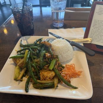 Bếp - Vietnamese Grill - Lemongrass Chicken add string beans - Vietnamese Near Me - Portland, Oregon