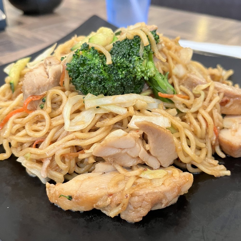 Sakura Sushi - Chicken yakisoba mmmhhhh - Sushi Bars Near Me - Roseburg, Oregon