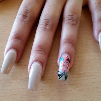 Celebrity Nails - It still look great after few weeks - Nail Salons Near Me - Fairfax, Virginia