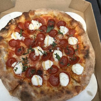 Cascadia Pizza - Food Trucks Near Me - Enumclaw, Washington