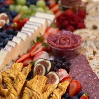Chelsuterie - Grazing Table - Food Delivery Services Near Me Chelsuterie - Grazing Table - Food Delivery Services Near Me