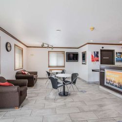 Motel 6 - Fargo - Motel Fargo ND Lobby