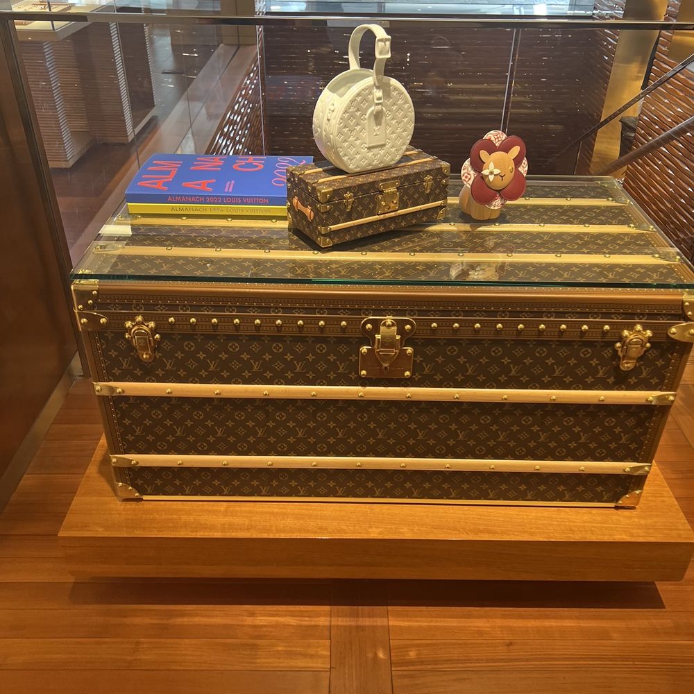 Louis Vuitton Honolulu Ala Moana Center - Accessories Near Me - Honolulu, Hawaii