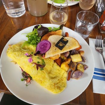Lapisara Eatery - Dungeness crab scramble - Breakfast & Brunch Near Me - San Francisco, California Lapisara Eatery - Dungeness crab scramble - Breakfast & Brunch Near Me - San Francisco, California