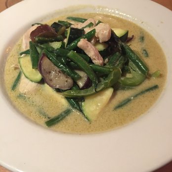 High Thai'd - Green Curry with chicken and jasmine rice - Thai Near Me - Cleveland Heights, Ohio High Thai'd - Green Curry with chicken and jasmine rice - Thai Near Me - Cleveland Heights, Ohio