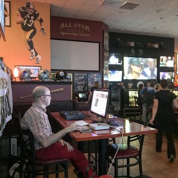 Everything's A Jukebox - DJs Near Me - Coraopolis, Pennsylvania