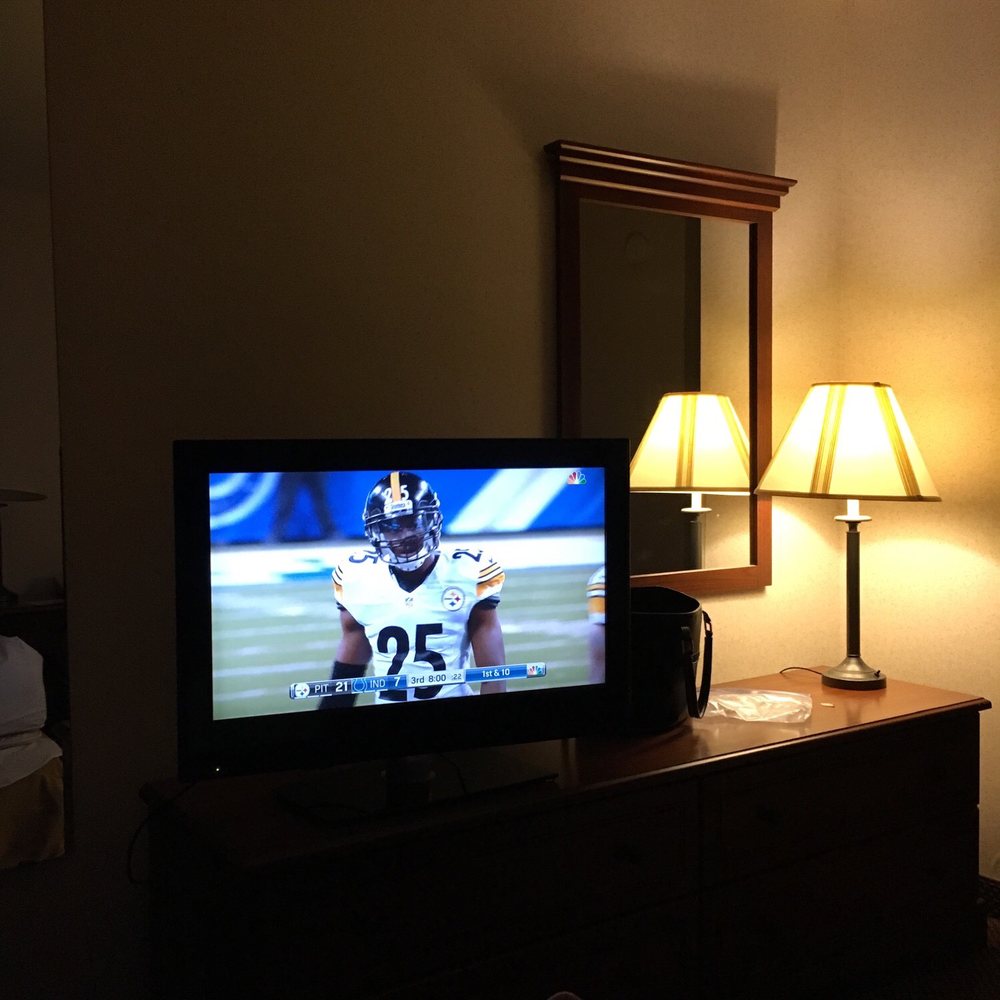 Baymont by Wyndham Willows - Flat screen in the room phew! - Hotels Near Me - Willows, California