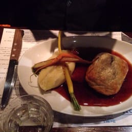 Tender lamb wellington