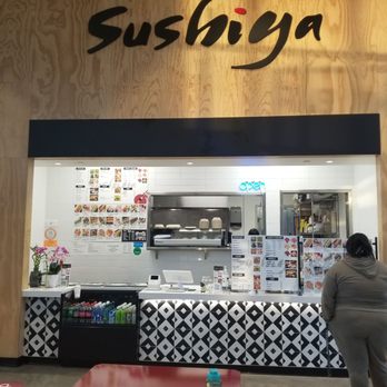 Mess Hall Market - Good Sushi and Poki Bowl - Food Court Near Me - Tustin, California