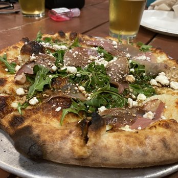 Five Window Beer - Prosciutto & Arugula Pizza - Breweries Near Me - Lodi, California
